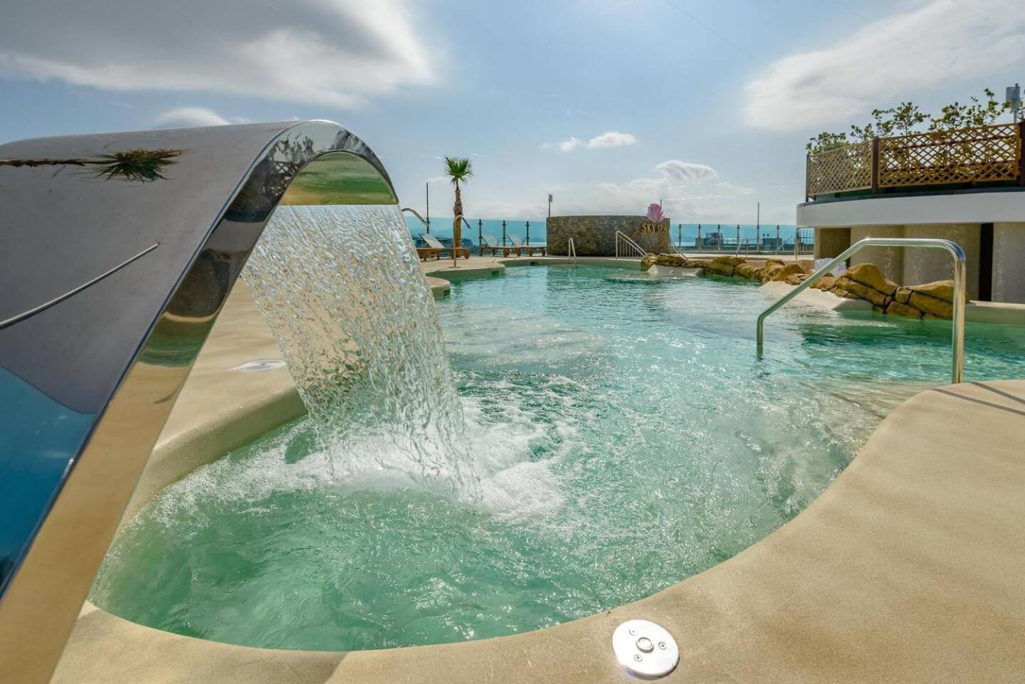 Urban Oasis At Luxurious Ocean Village Gibraltar Ngoại thất bức ảnh