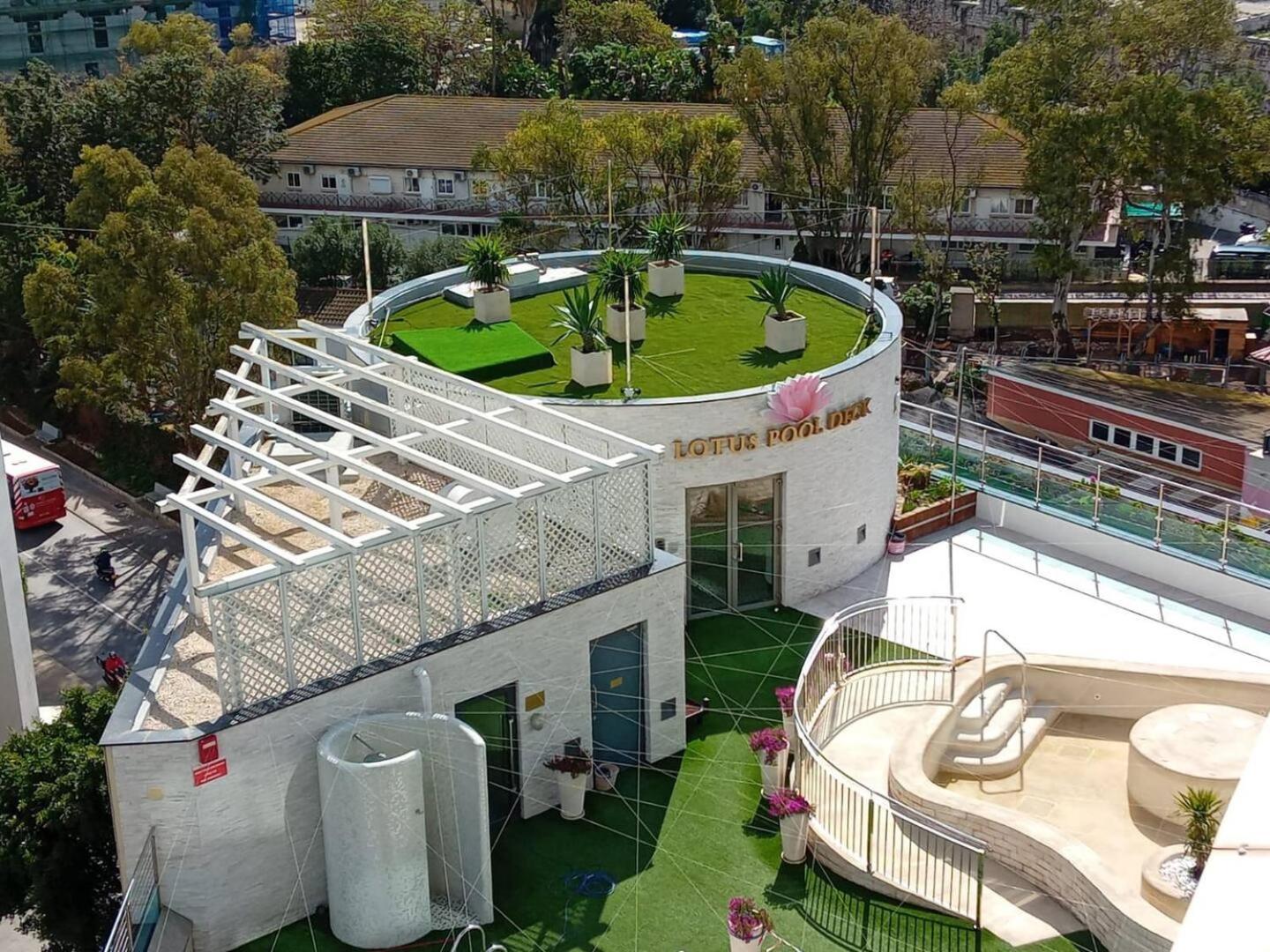 Urban Oasis At Luxurious Ocean Village Gibraltar Ngoại thất bức ảnh